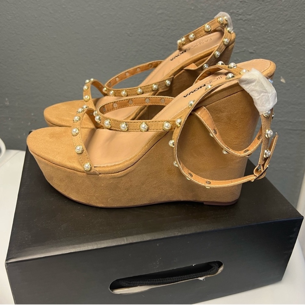 Fashion Nova Wedge Sandals size 11 New tags Box